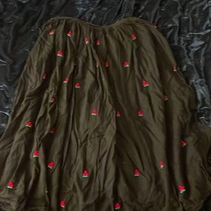 Black midi skirt with cherrys stitched